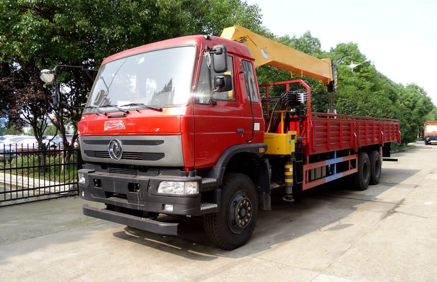 Dongfeng 12-Ton Truck-Mounted Crane