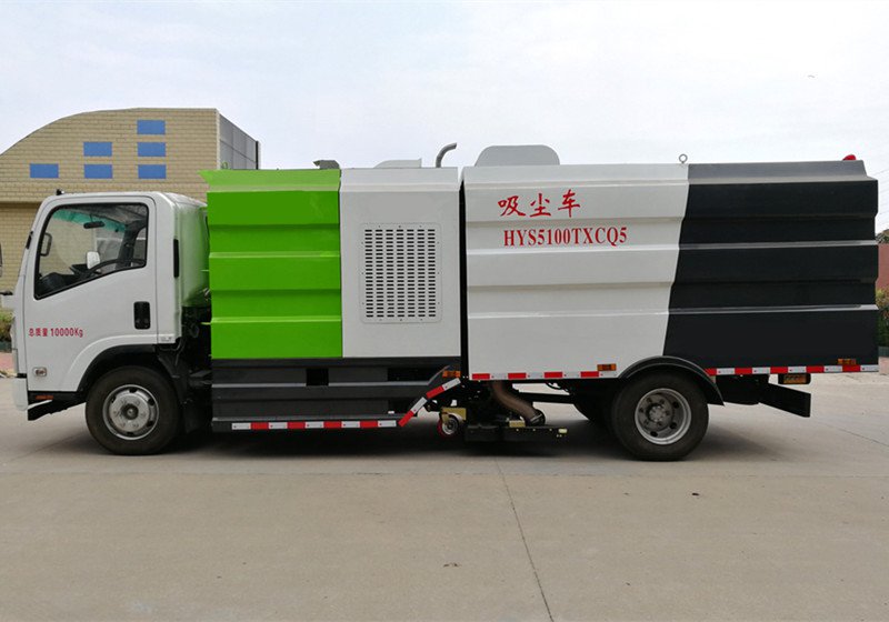 Isuzu 10-Cubic-Meter Vacuum Sweeper