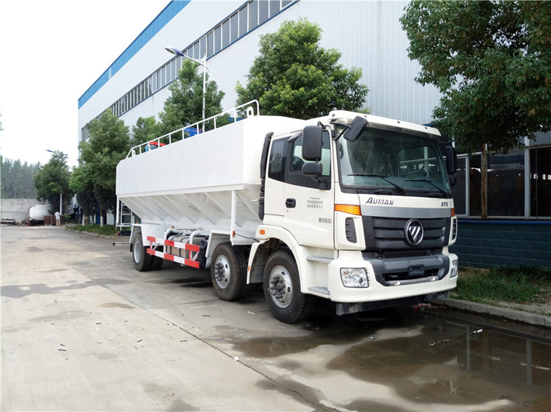 Foton Auman Compact Three-Axle 30-Cubic-Meter Bulk Feed Transport Truck