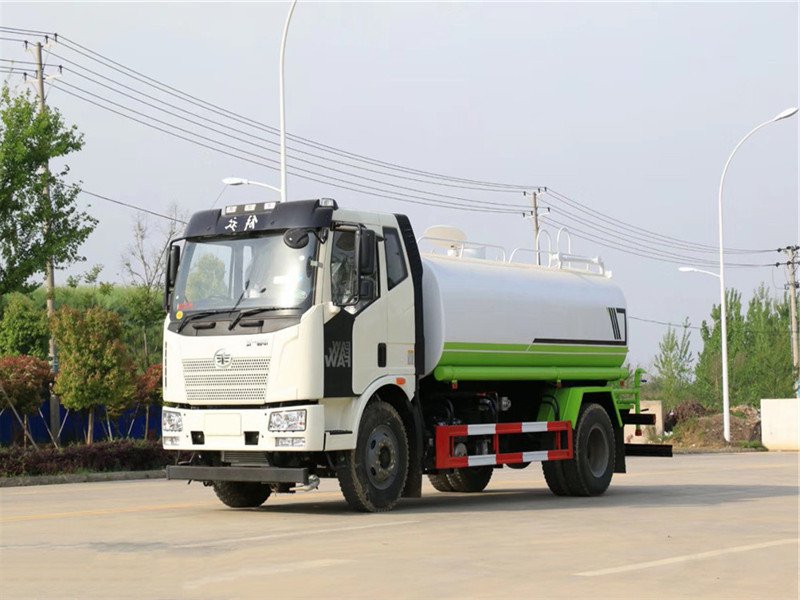 Guo VI 14-Cubic-Meter FAW Water Sprinkler Truck