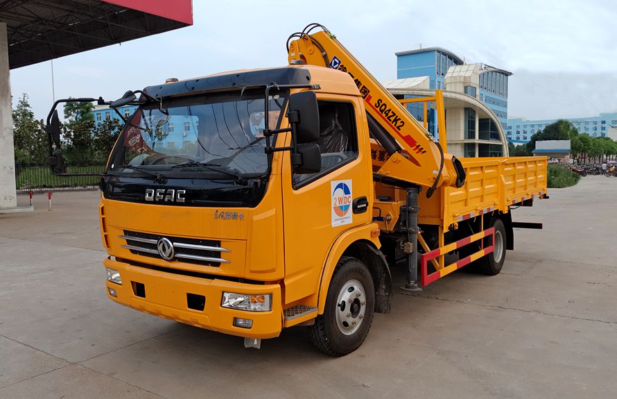 Dongfeng 4-Ton Truck-Mounted Crane