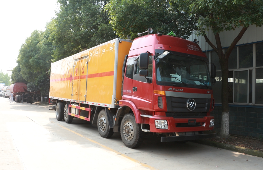 Foton Auman Flammable Liquid Explosion-Proof Truck