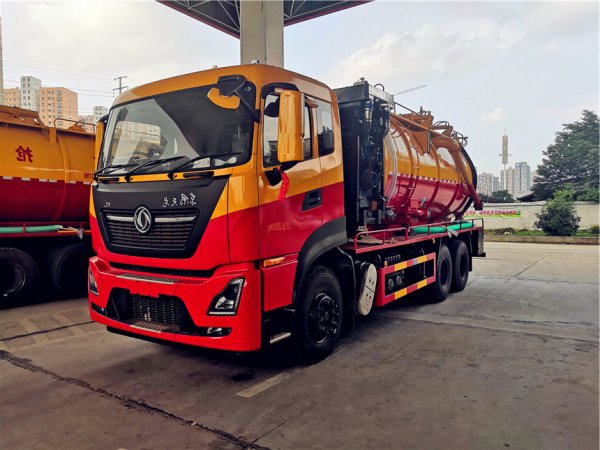 Tianlong Rear-Eight-Wheel Cleaning and Suction Sewage Truck