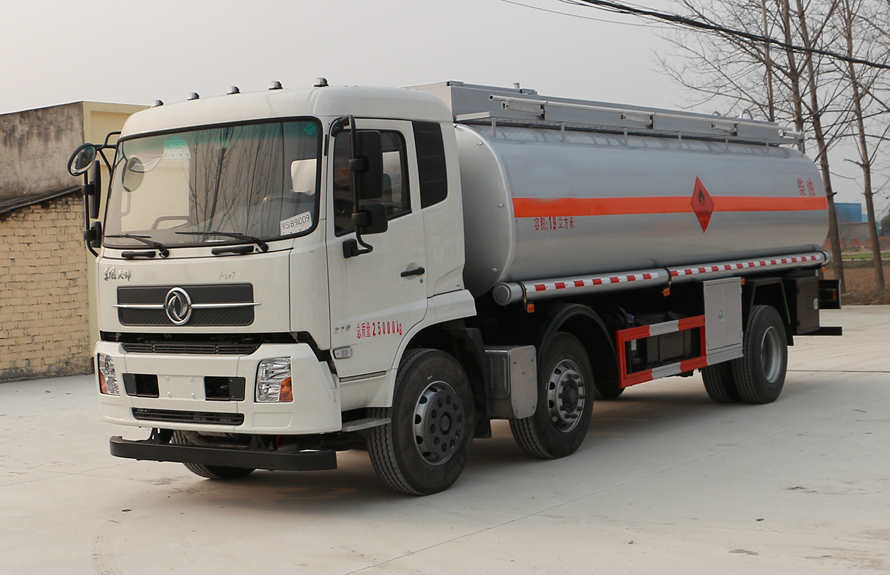 Tianjin Small Three-Axle (20 m&sup3;) Fuel Tank Truck