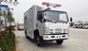 Factory Designed Isuzu First Aid 4X4 Emergency ICU Ambulance for Patients Monitoring