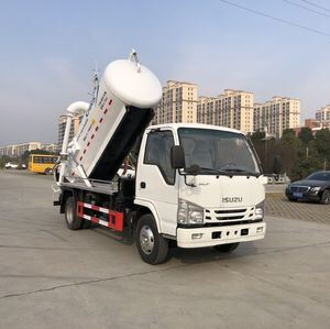 Japan Isuzu 4cbm Vacuum Sewage Suction Truck Dung Suction Truck for Sale Suction-Type Sewer Scavenger