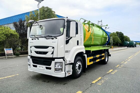205HP/240HP Factory Direct Supply Price of Isuzu Giga 4X2 Sewage Suction Truck Is Transparent.