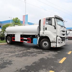 Reliable Isuzu 4X2 Water Tanker for Sprinkling Tasks