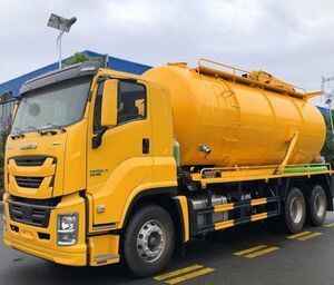 Isuzu Giga 6X4 Drives The Vacuum Suction Truck 18000L Sewer Cleaning Truck.